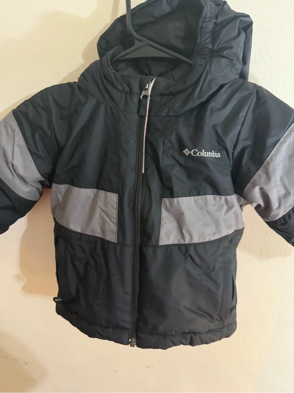 Columbia Size 3T Kids Black and Gray Hooded Puffer Jacket